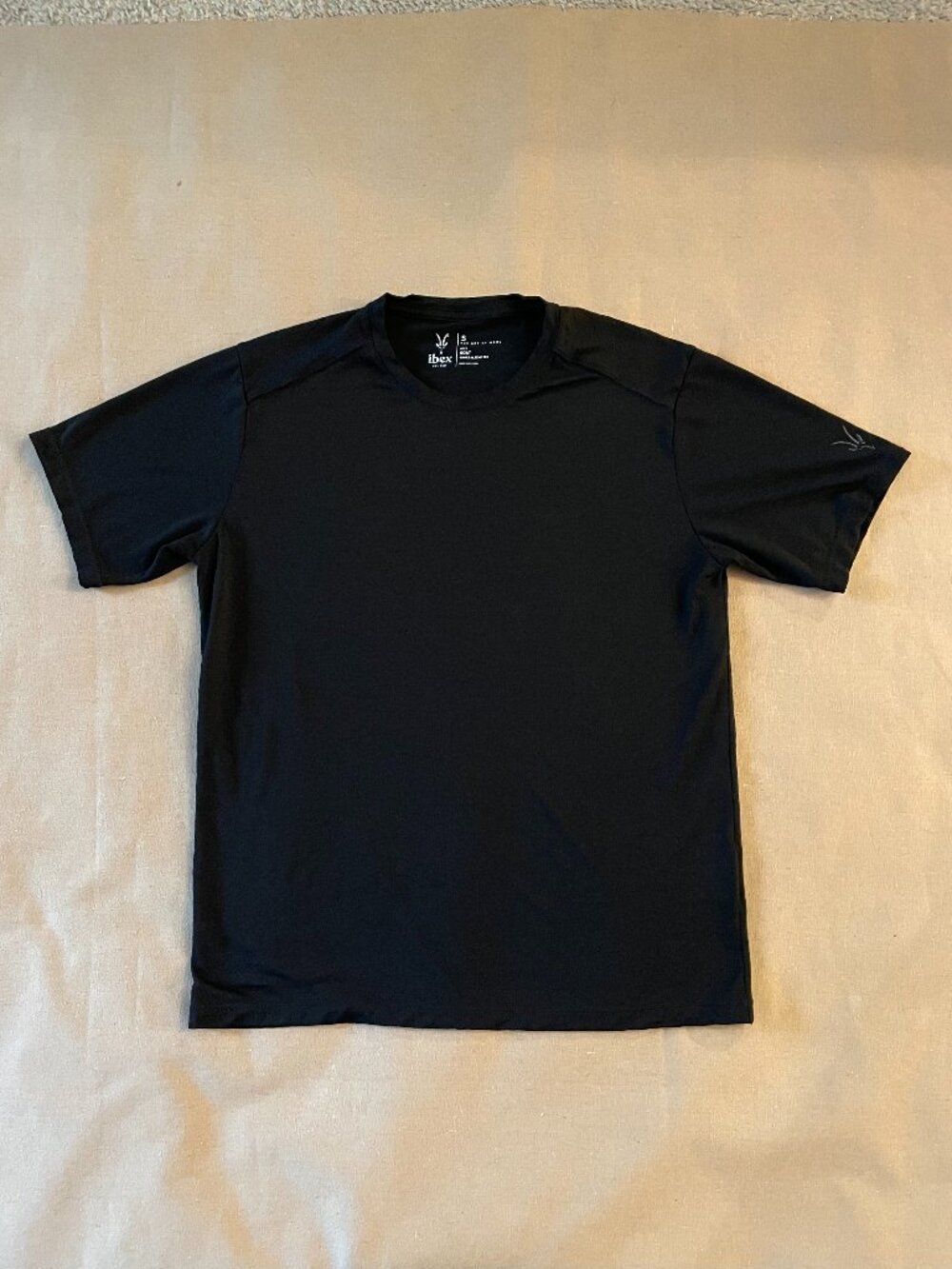 Ibex Tee Men's Sz S Black Merino Wool Performance Base Layer Hiking
